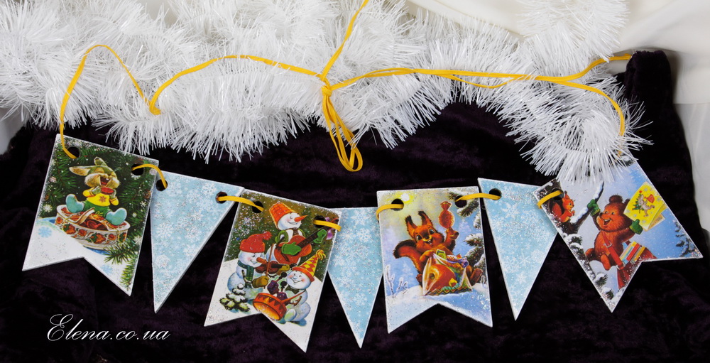 Новогодние флажки в коробе