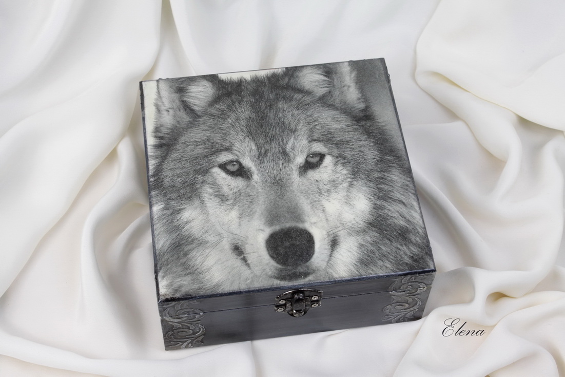 Шкатулка Волк