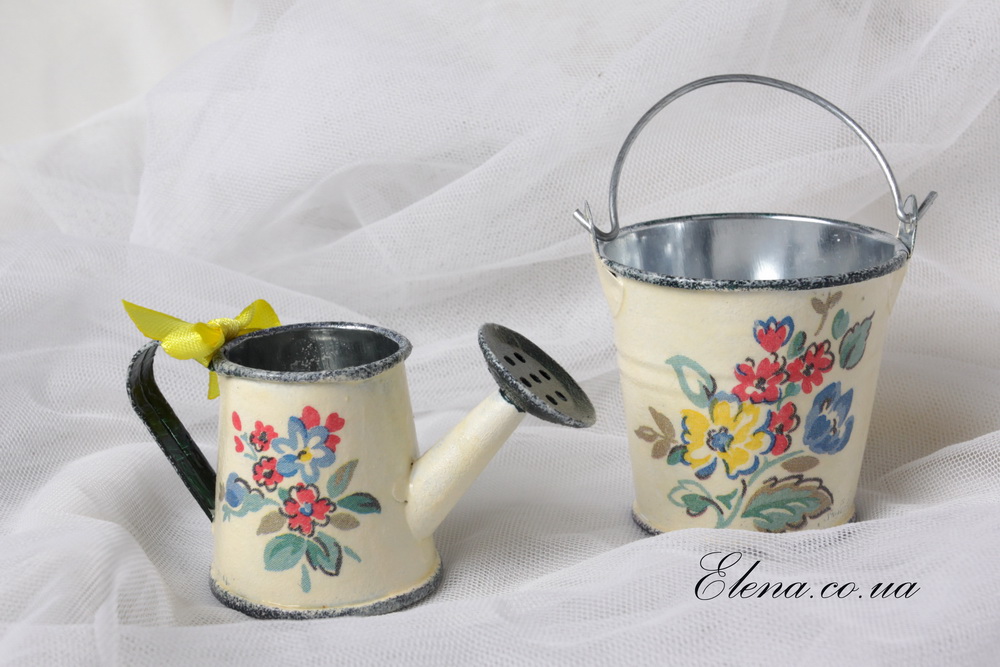 Лейка и ведро